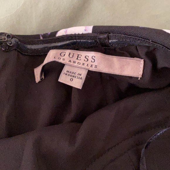 Guess romper size 0 - Picture 2 of 2